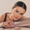 RARE BEAUTY Find Comfort- Crème hydratante pour les mains