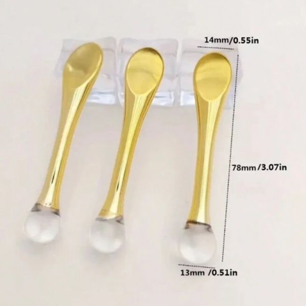 Un Rouleau applicateur de crème pour les yeux, anciers de massage transparen