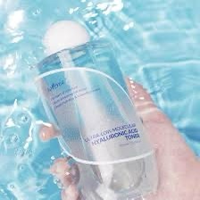 Isntree - Ultra-Low Molecular Hyaluronic Acid Toner